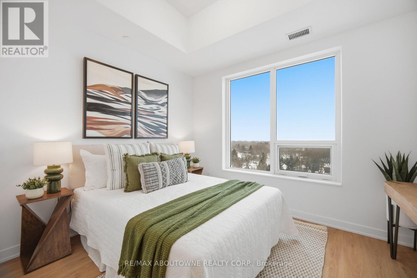 Ph05 - 500 Plains Road E, Burlington, Ontario  L7T 0C8 - Photo 19 - W12824192