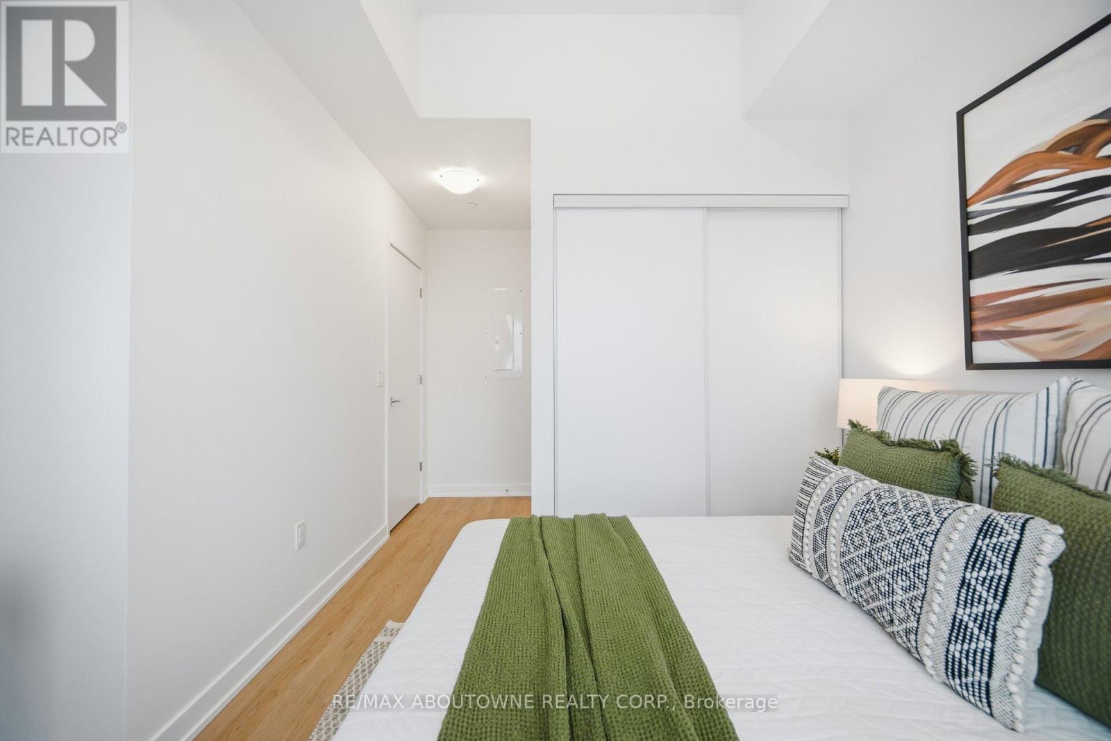 Ph05 - 500 Plains Road E, Burlington, Ontario  L7T 0C8 - Photo 20 - W12824192