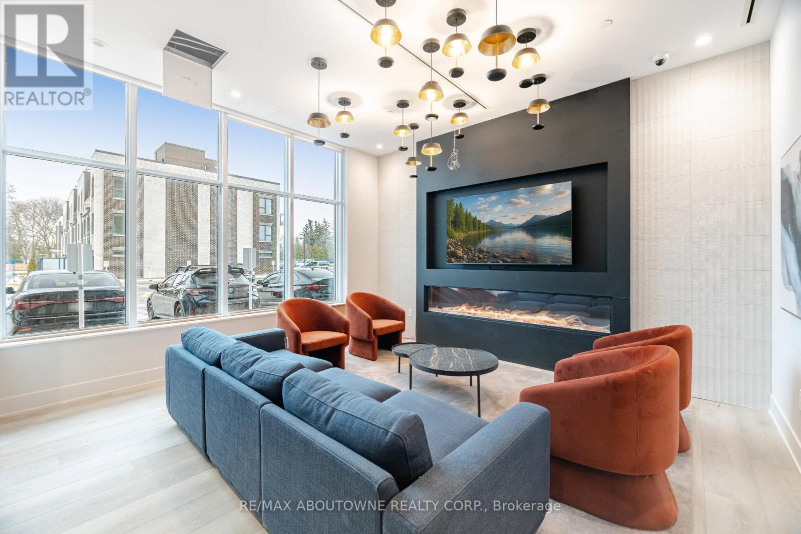 Ph05 - 500 Plains Road E, Burlington, Ontario  L7T 0C8 - Photo 35 - W12824192