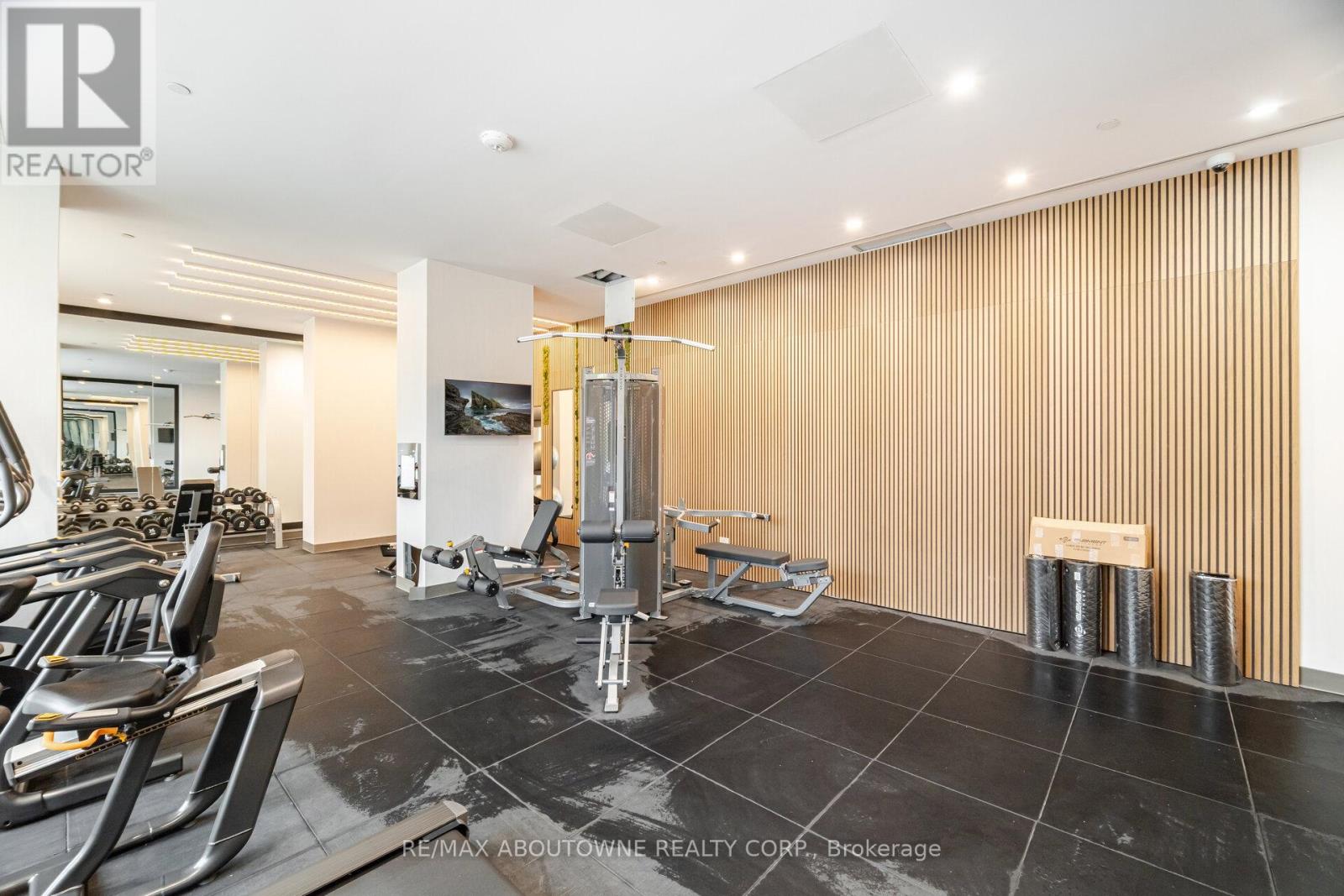 Ph05 - 500 Plains Road E, Burlington, Ontario  L7T 0C8 - Photo 40 - W12824192