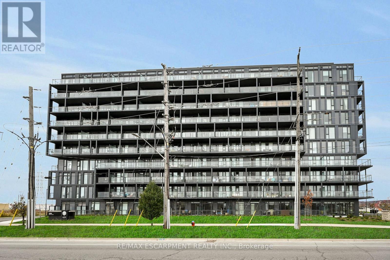 B301 - 3200 DAKOTA COMMON, Burlington, Ontario