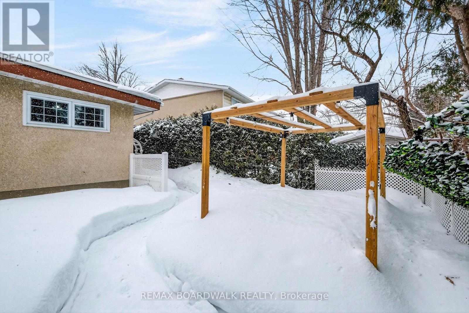 2462 Tupper Avenue, Ottawa, Ontario  K1G 1G7 - Photo 47 - X12822906