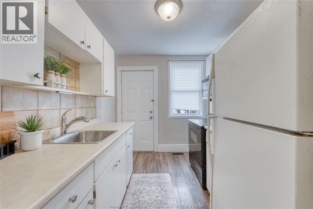 1422 Wyandotte Street West, Windsor, Ontario  N9B 1H4 - Photo 11 - 26004112