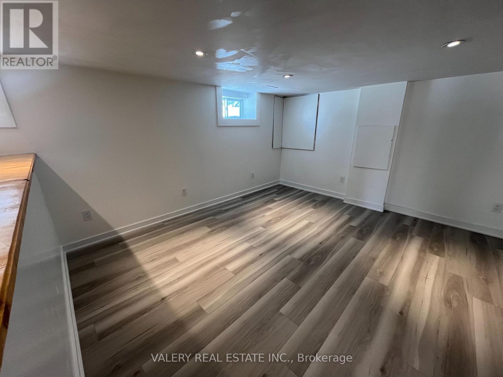 2 - 17 Terrace Hill Street, Brantford, Ontario  N3R 1E8 - Photo 4 - X12824172