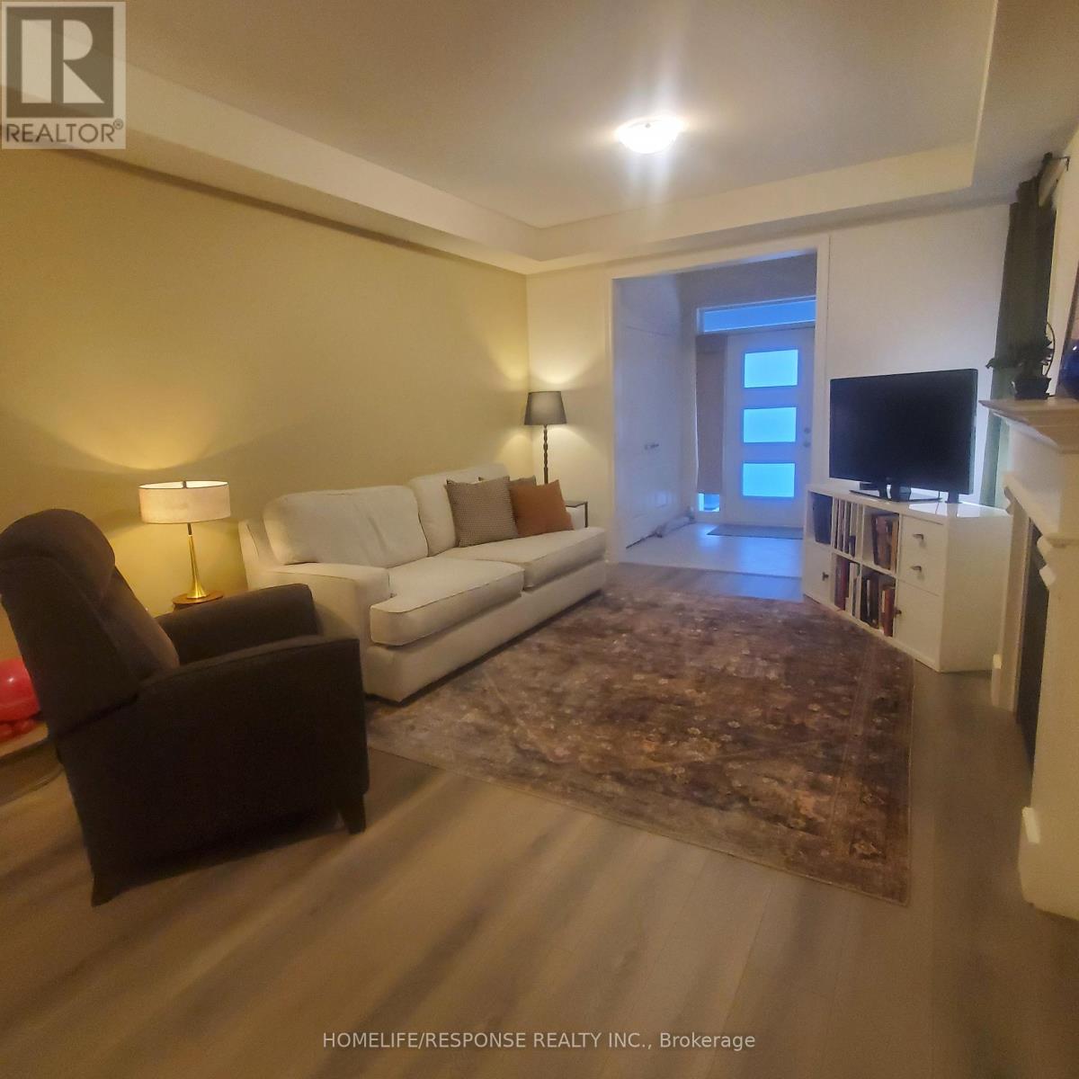 290 Skinner Road, Hamilton, Ontario L8B 1X2 - Photo 3 - X12824248