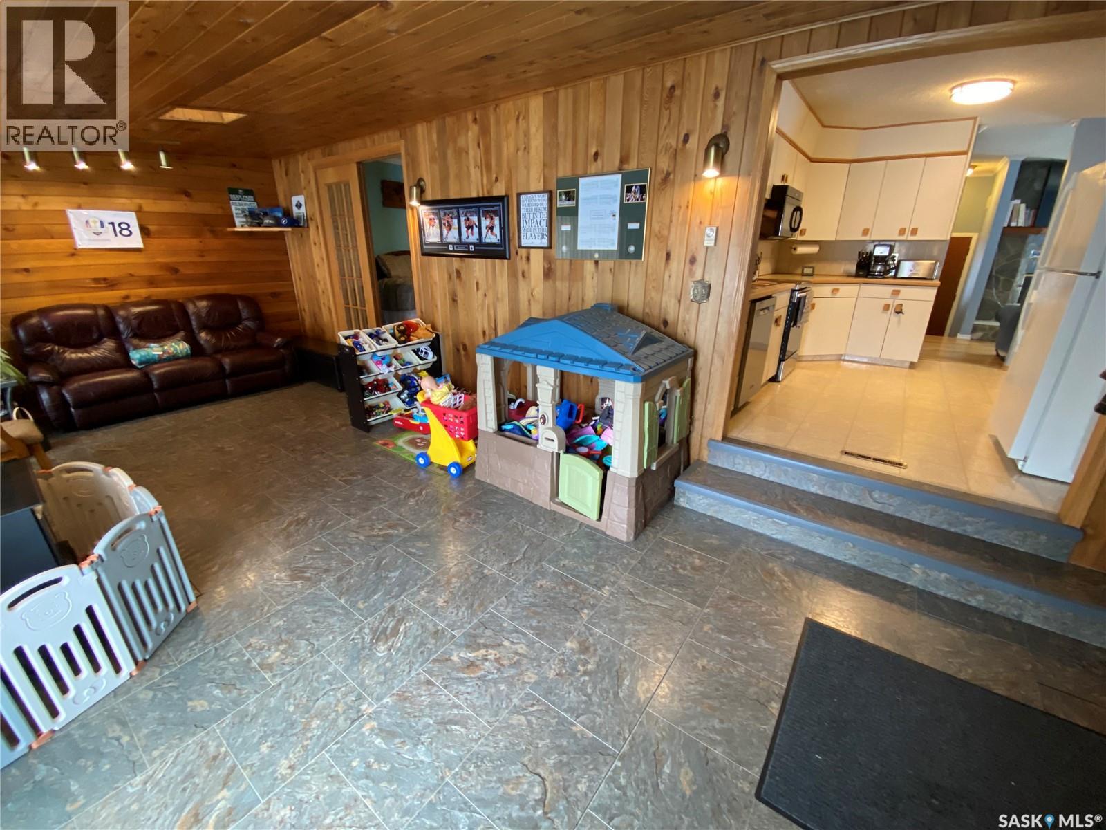 77 Crestwood Crescent, Yorkton, Saskatchewan  S3N 2P2 - Photo 5 - SK029255