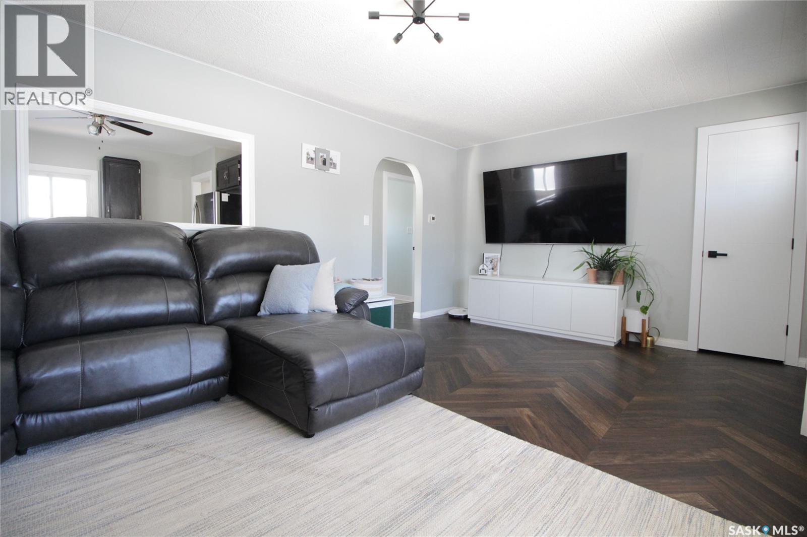 503 Windover Avenue, Moosomin, Saskatchewan  S0G 3N0 - Photo 4 - SK029252