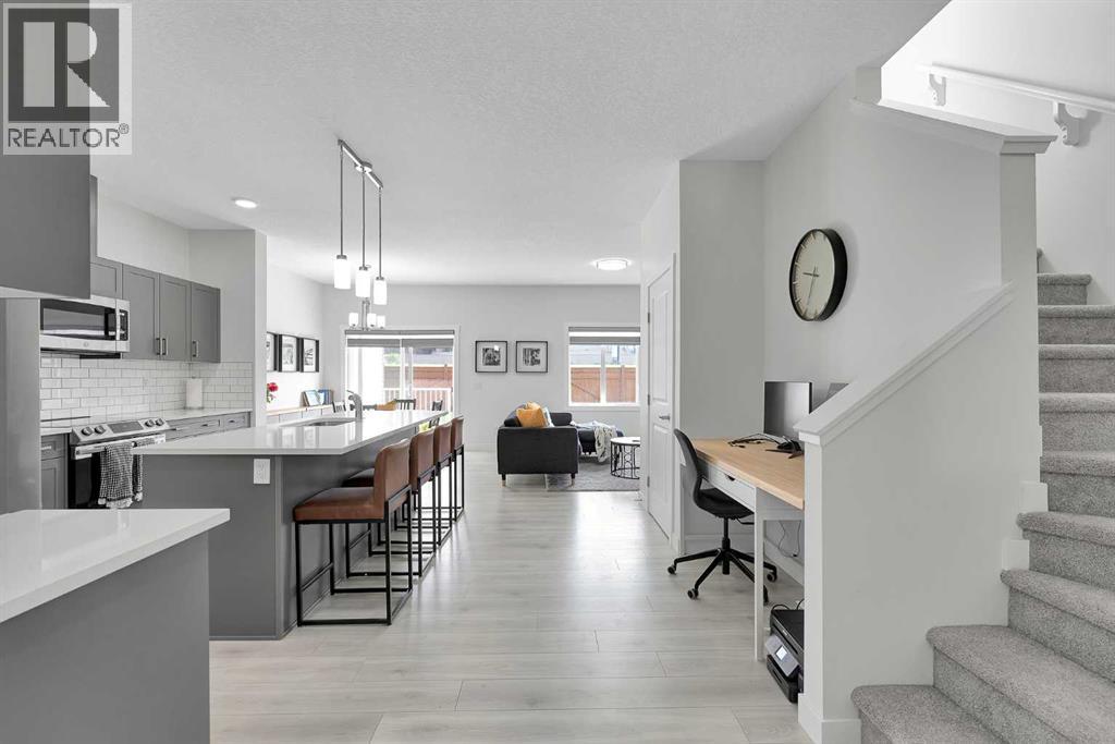 59 Belgian, Cochrane, Alberta  T4C 3C3 - Photo 5 - A2288035