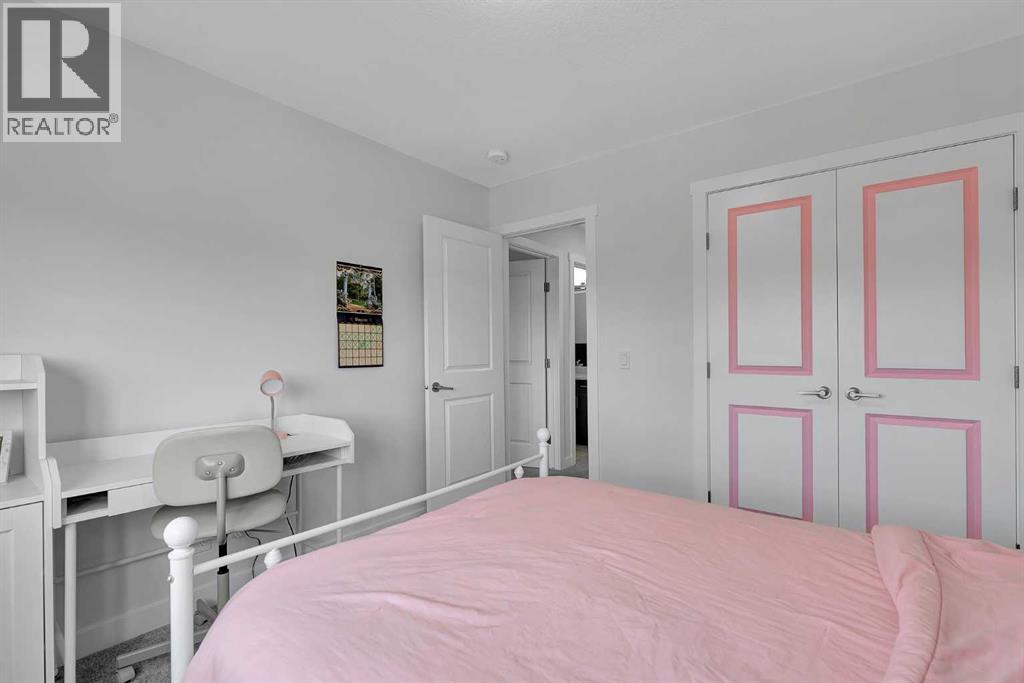 59 Belgian, Cochrane, Alberta  T4C 3C3 - Photo 34 - A2288035