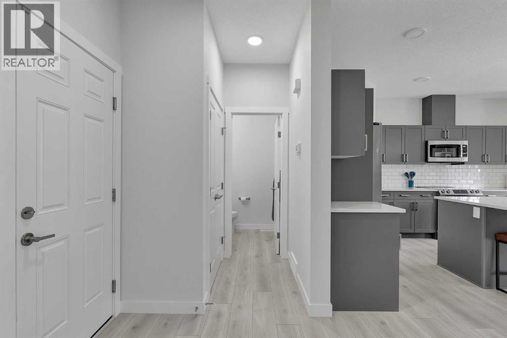 59 Belgian, Cochrane, Alberta  T4C 3C3 - Photo 4 - A2288035