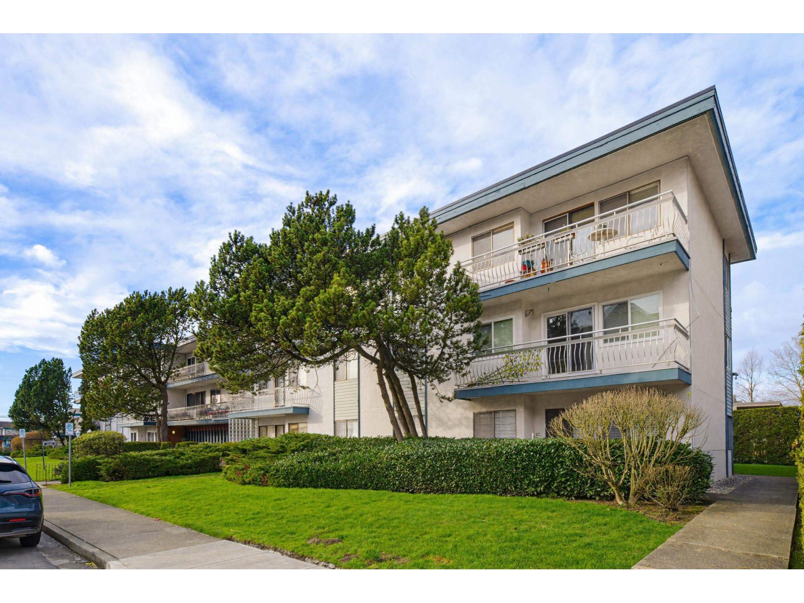 325 17707 57A AVENUE, Surrey, British Columbia