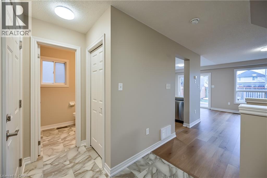 8 Livingstone Crescent, Cambridge, Ontario  N3H 3S7 - Photo 5 - 40799274