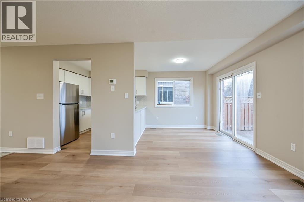 8 Livingstone Crescent, Cambridge, Ontario  N3H 3S7 - Photo 15 - 40799274