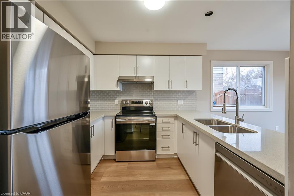 8 Livingstone Crescent, Cambridge, Ontario  N3H 3S7 - Photo 9 - 40799274