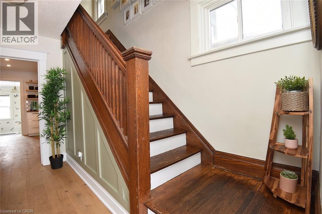 24 Fitzgerald Street, St. Catharines, Ontario  L2R 4B3 - Photo 5 - 40807895