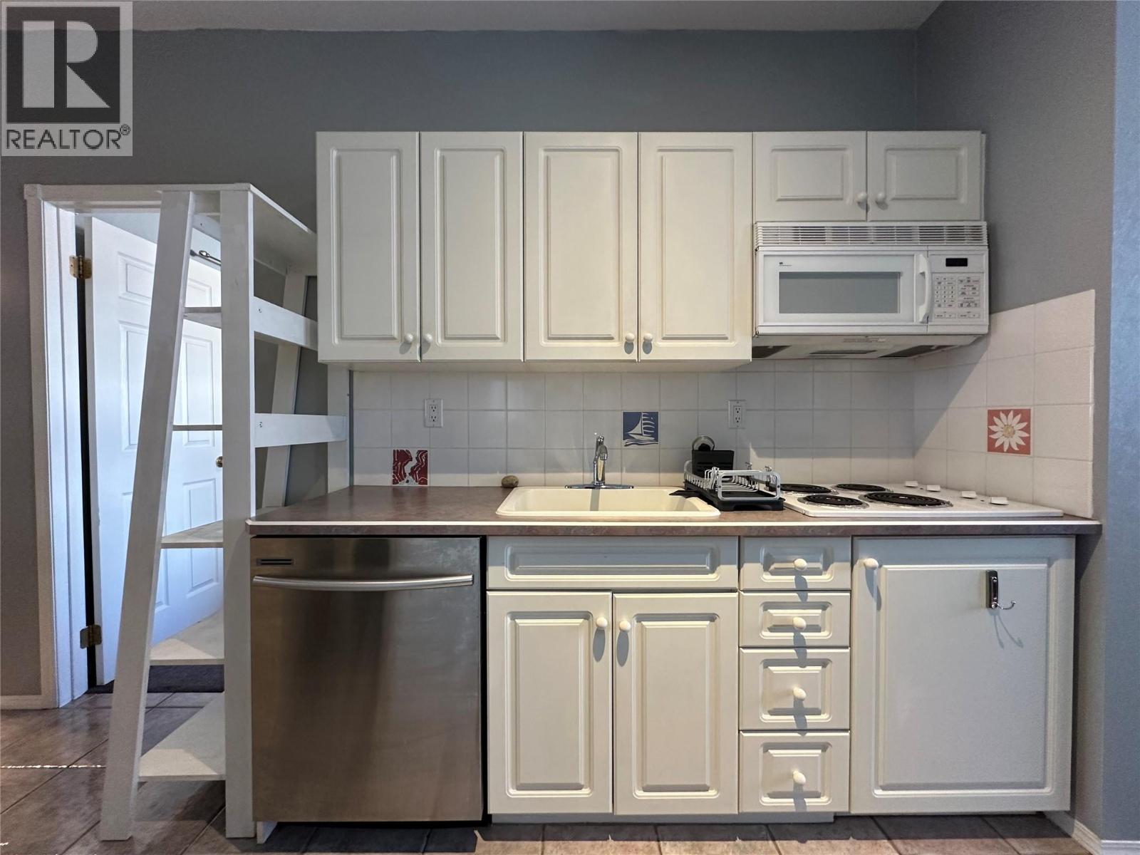 5052 Riverview Road Unit# 2006b, Fairmont Hot Springs, British Columbia V0B 1L1 - Photo 2 - 10377223