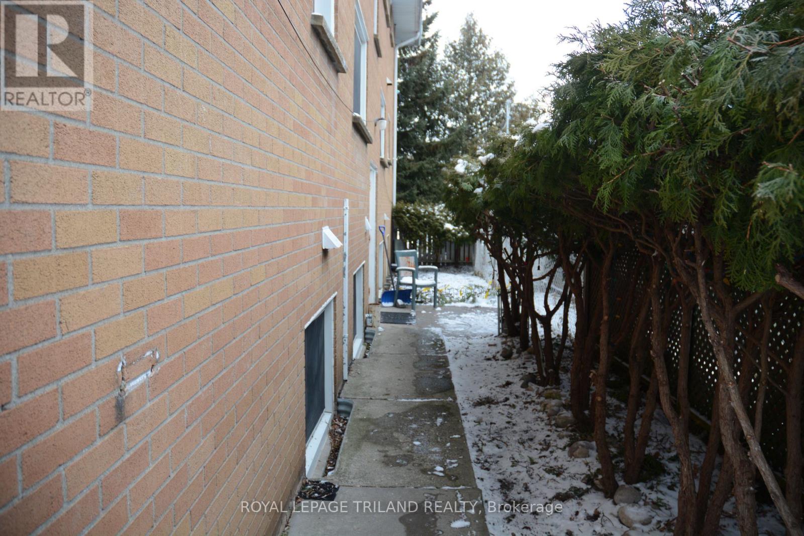 Photo 10 of 13 for 17 Emery Street W