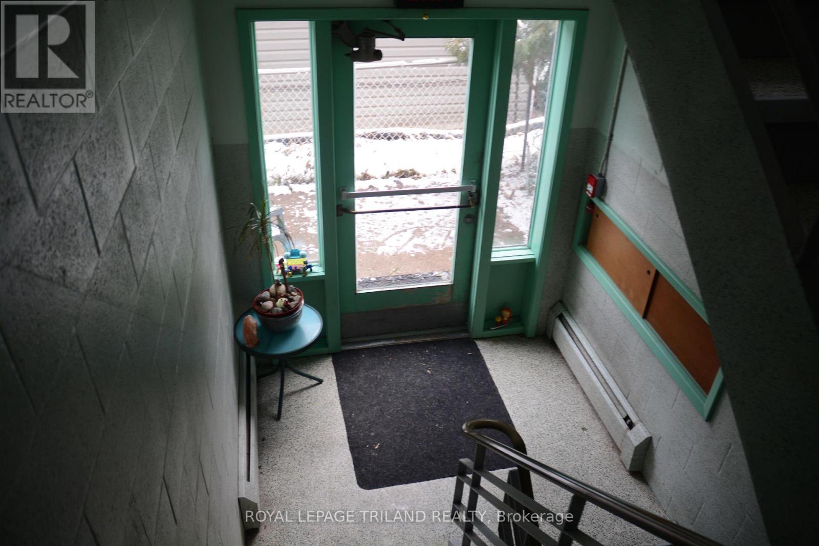 Photo 4 of 13 for 17 Emery Street W