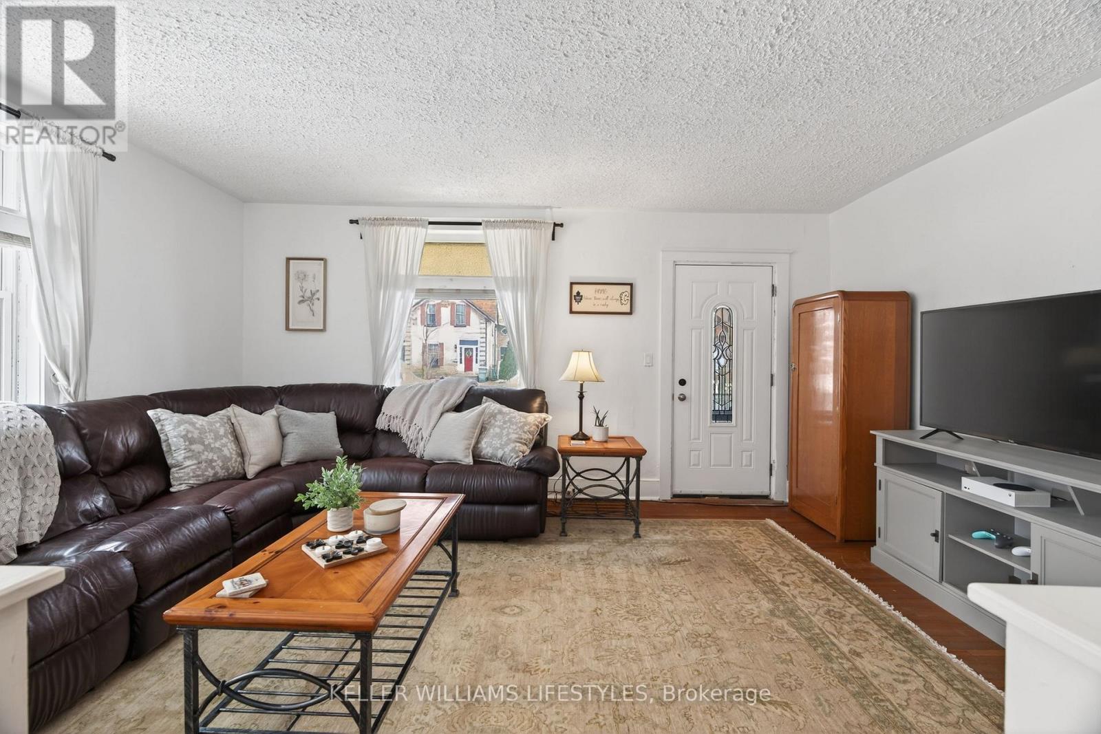 26 Arthur Street, Strathroy-Caradoc, Ontario  N7G 2H1 - Photo 7 - X12824388