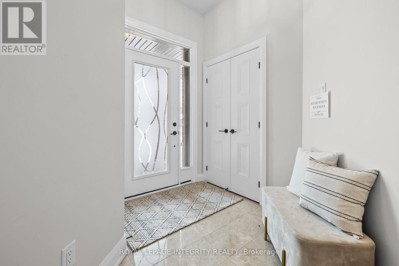 970 Islington Way, Ottawa, Ontario  K1T 0T9 - Photo 5 - X12824328