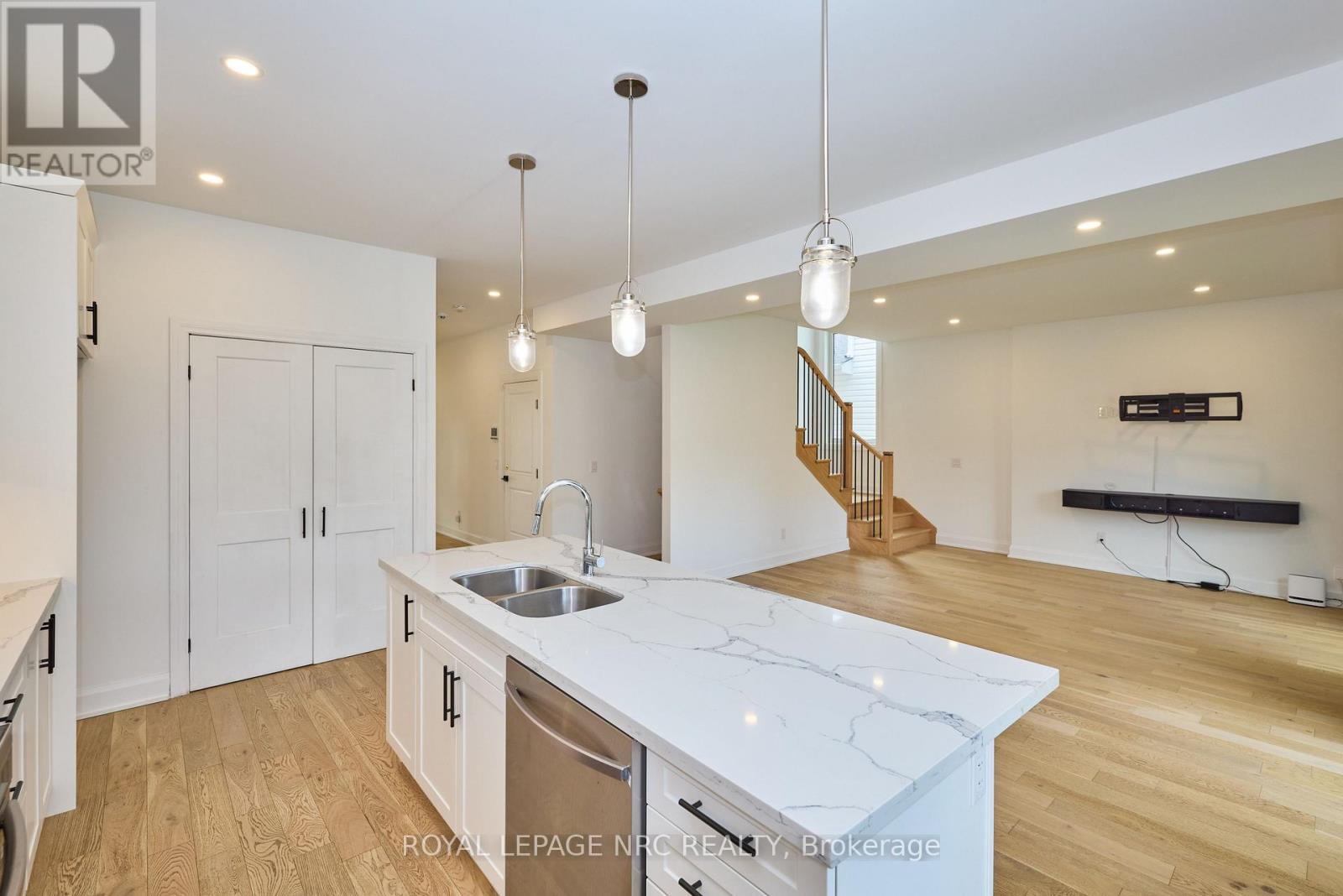 159 Hodgkins Avenue, Thorold, Ontario  L2V 0M6 - Photo 15 - X12824330