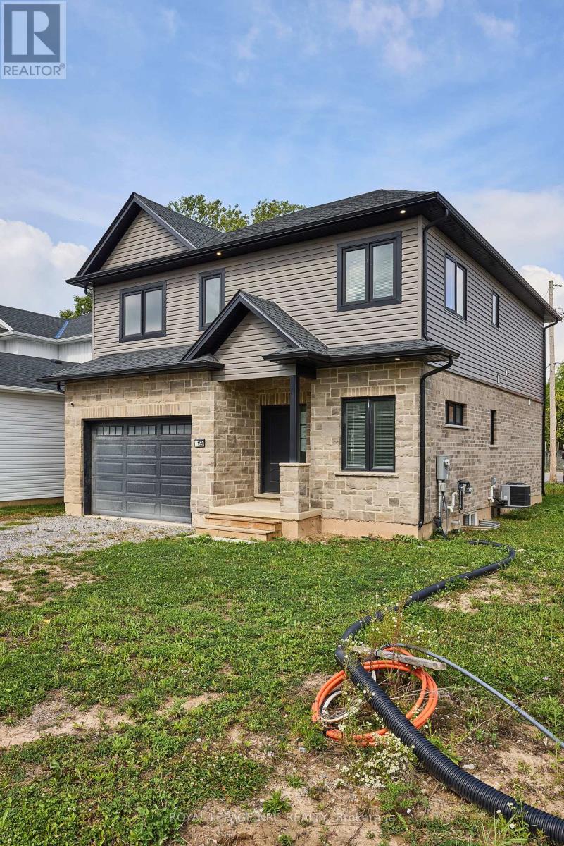 159 Hodgkins Avenue, Thorold, Ontario  L2V 0M6 - Photo 3 - X12824330