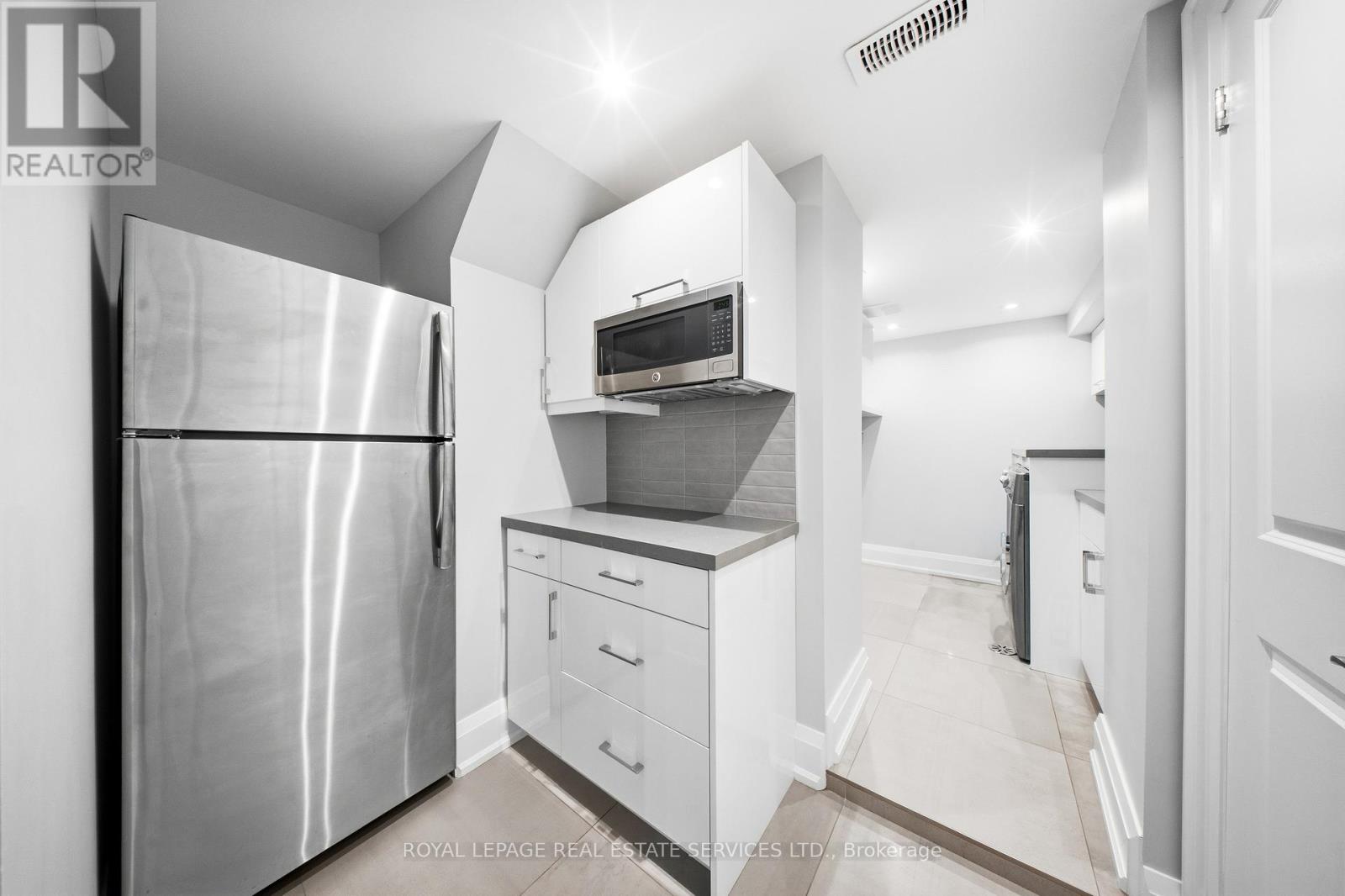 82 Dunedin Drive, Toronto, Ontario  M8X 2K5 - Photo 40 - W12821714