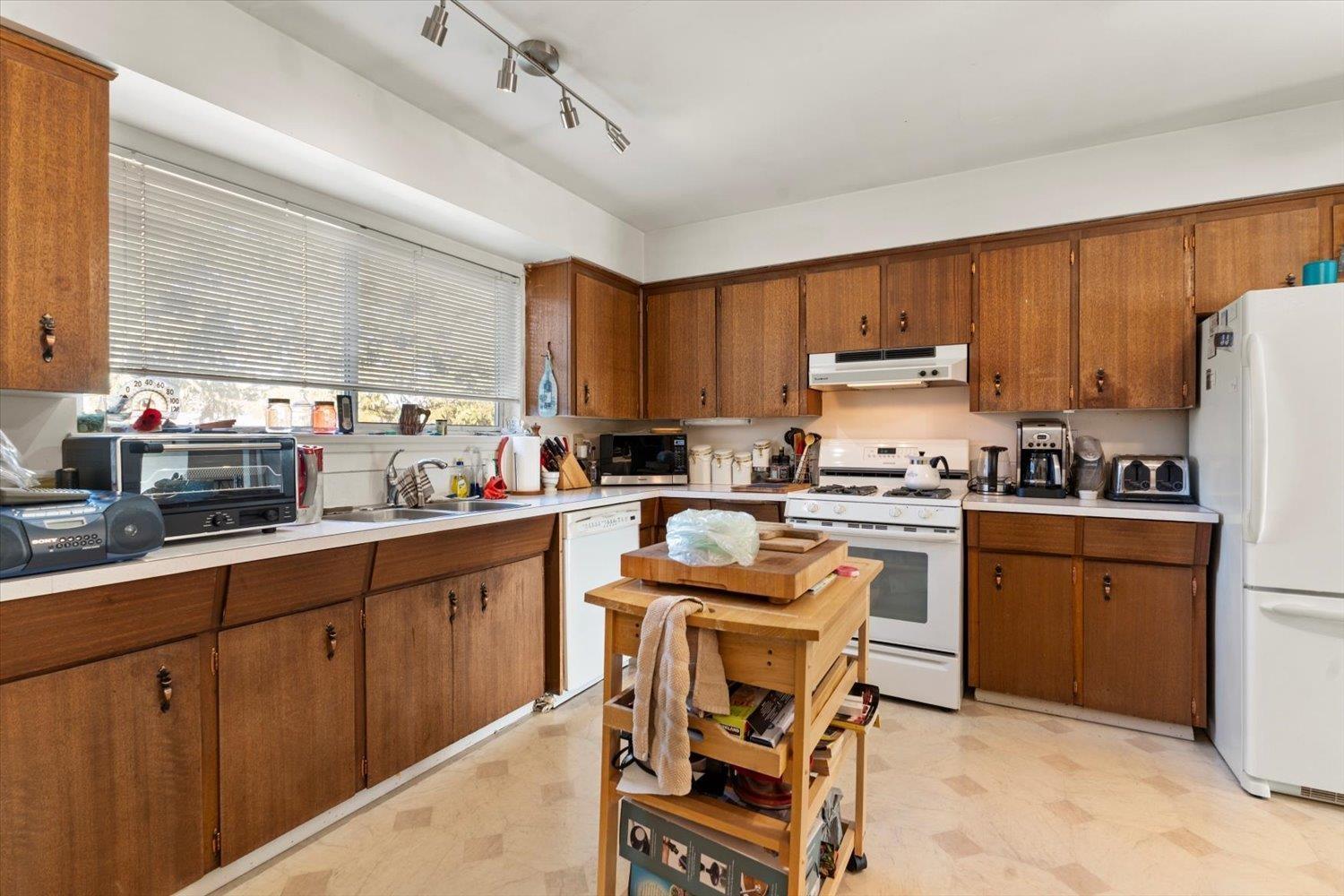 14983 Canary Drive, Surrey, British Columbia  V3R 4V2 - Photo 9 - R3092916