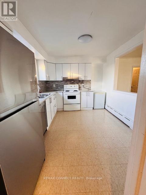 3 - 232 Atlas Avenue, Toronto (Oakwood Village), Ontario  M6C 3P7 - Photo 4 - C12824376