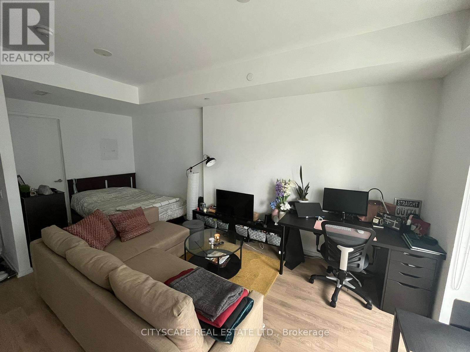 1508 - 197 Yonge Street, Toronto, Ontario  M5B 1M4 - Photo 4 - C12824398
