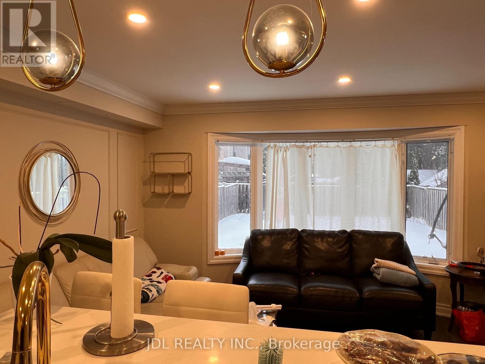 61 Lorridge Street, Richmond Hill, Ontario  L4E 3W5 - Photo 11 - N12824362