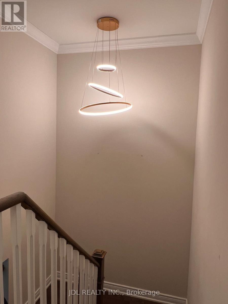 61 Lorridge Street, Richmond Hill, Ontario  L4E 3W5 - Photo 18 - N12824362