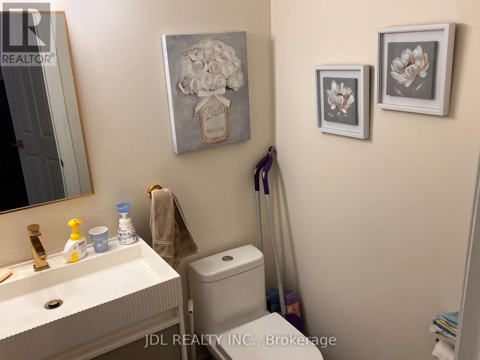 61 Lorridge Street, Richmond Hill, Ontario  L4E 3W5 - Photo 4 - N12824362