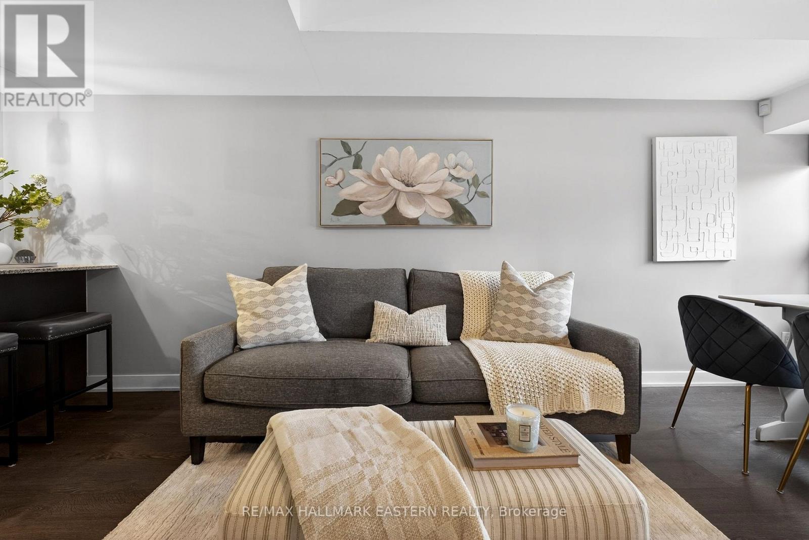 Th3 - 11 Superior Avenue, Toronto, Ontario  M8V 0A7 - Photo 6 - W12822686