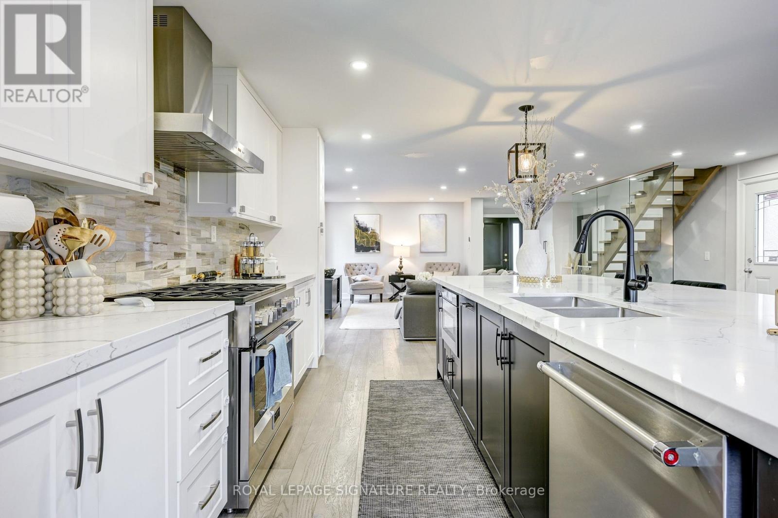 3035 Saracen Court, Mississauga, Ontario  L5N 3G9 - Photo 15 - W12824308