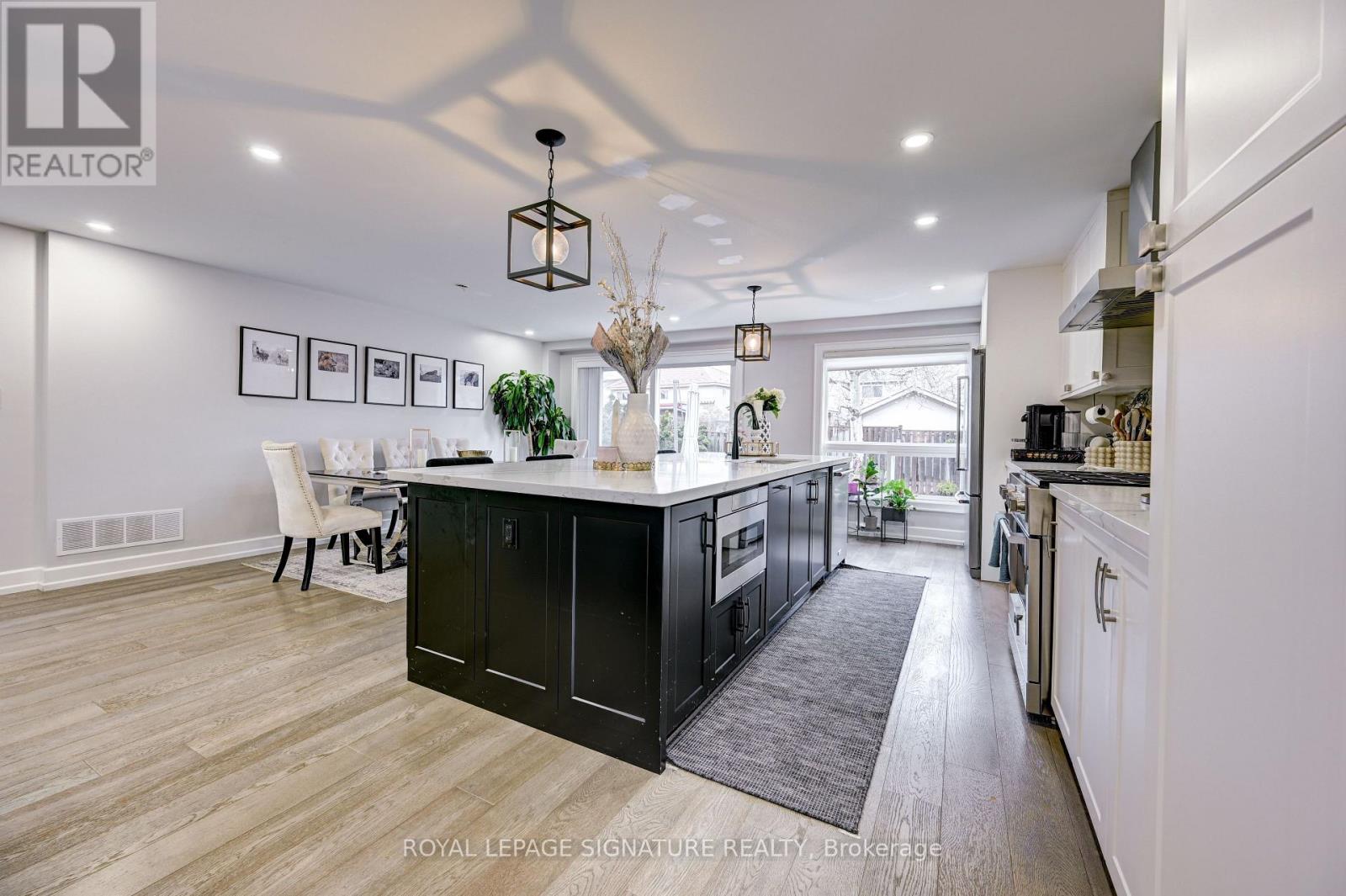 3035 Saracen Court, Mississauga, Ontario  L5N 3G9 - Photo 18 - W12824308