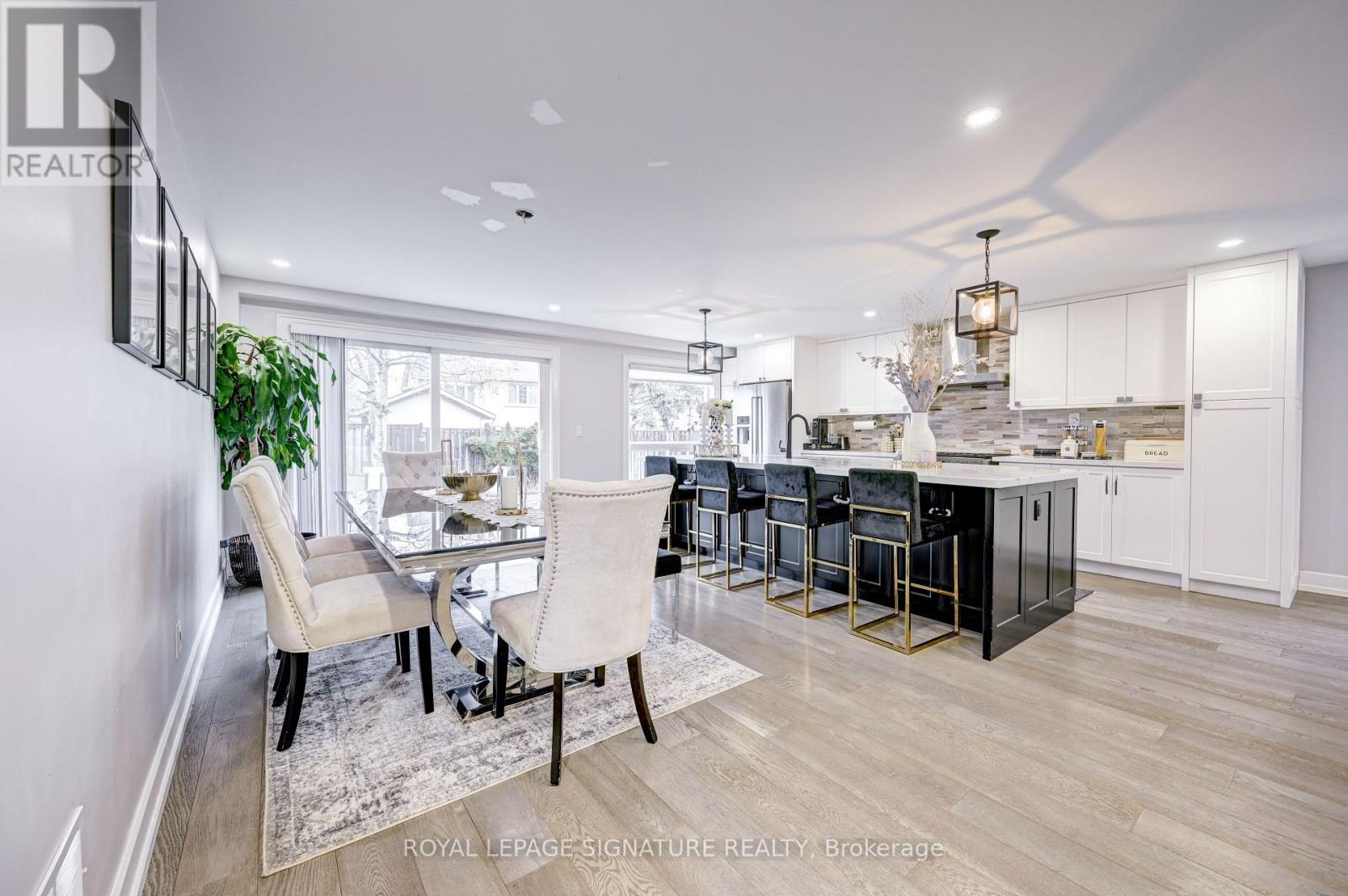 3035 Saracen Court, Mississauga, Ontario  L5N 3G9 - Photo 19 - W12824308