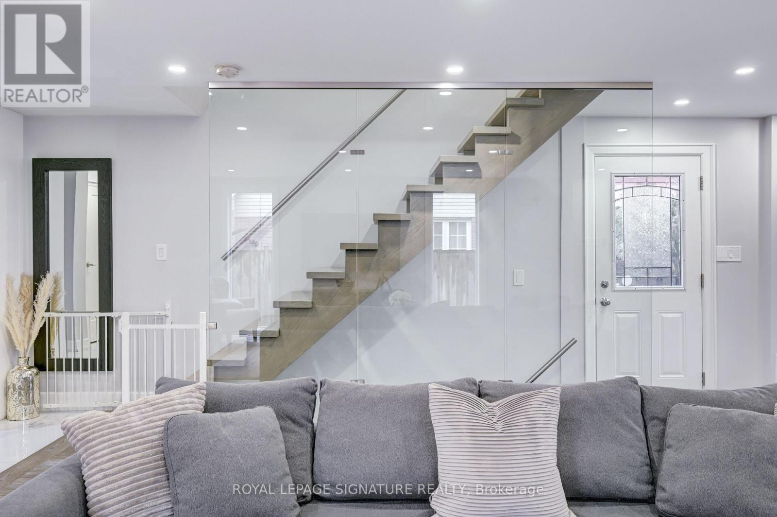 3035 Saracen Court, Mississauga, Ontario  L5N 3G9 - Photo 24 - W12824308