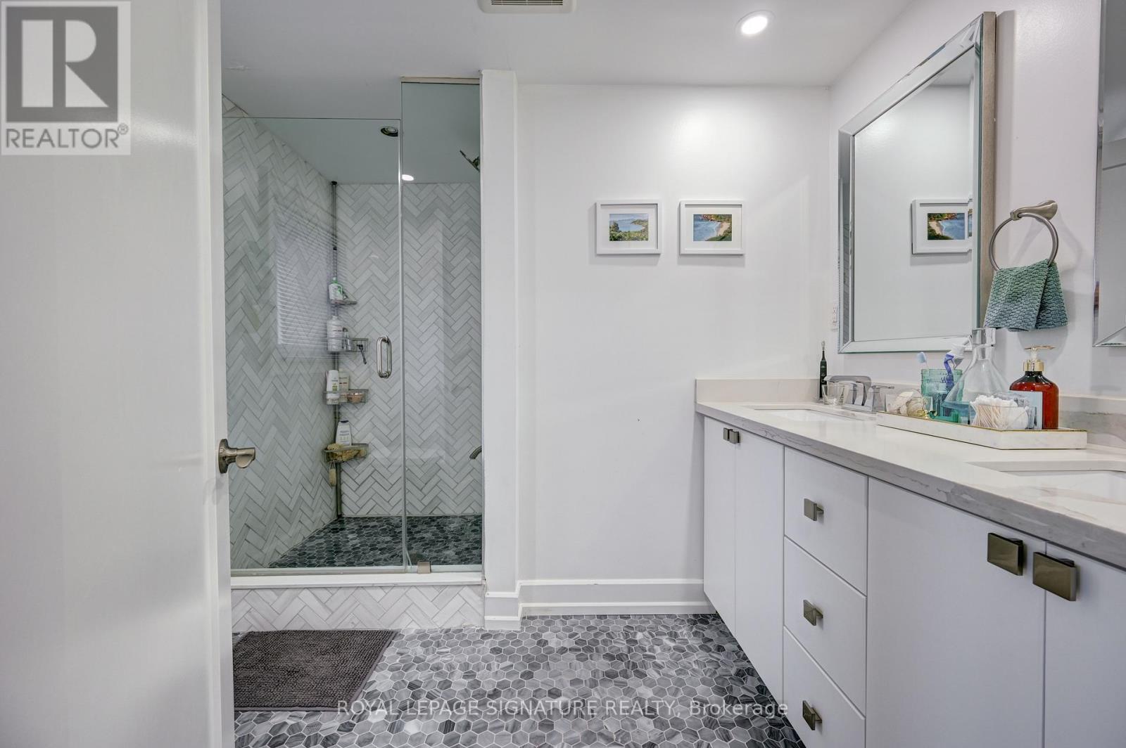 3035 Saracen Court, Mississauga, Ontario  L5N 3G9 - Photo 27 - W12824308