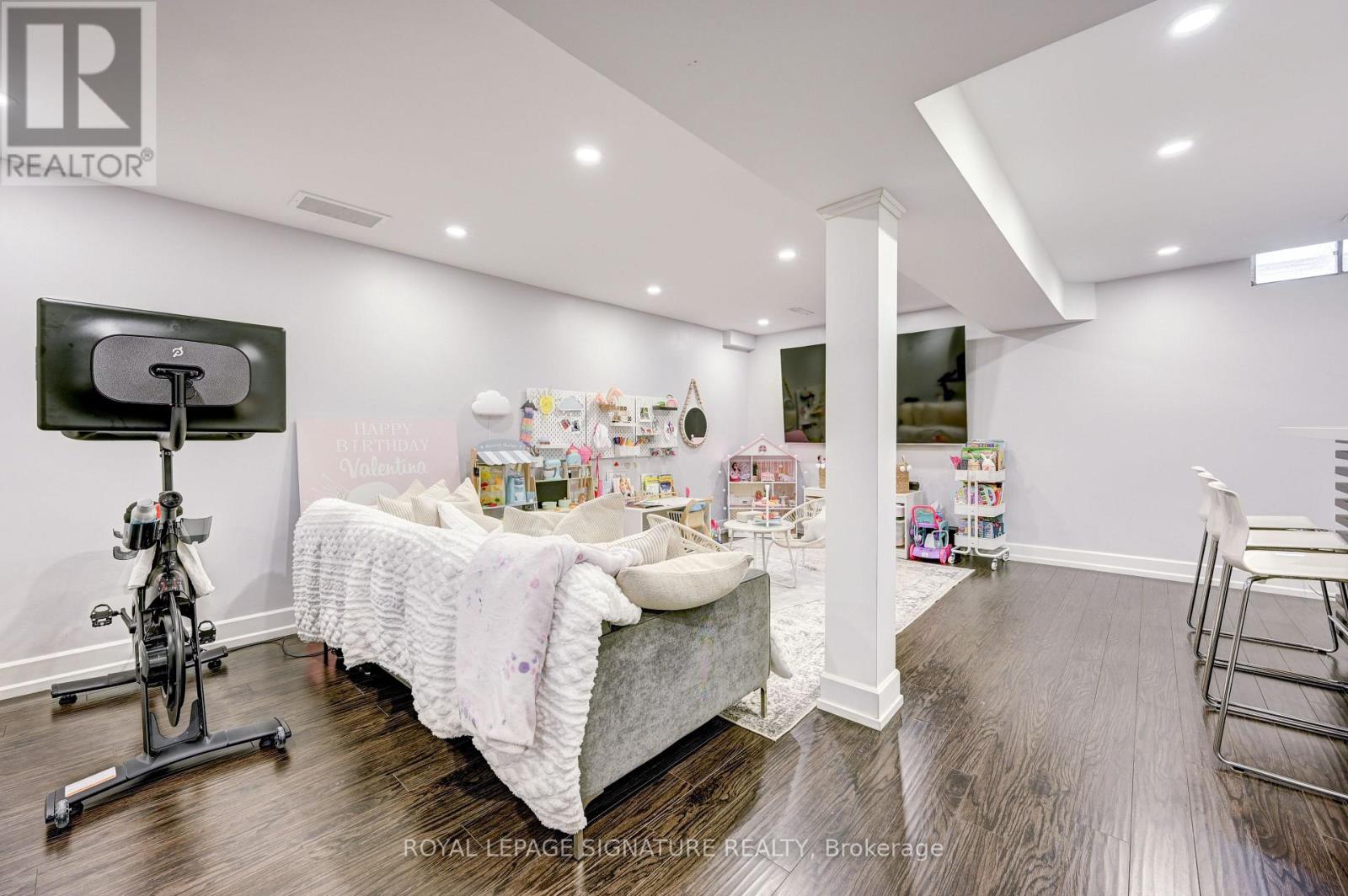 3035 Saracen Court, Mississauga, Ontario  L5N 3G9 - Photo 36 - W12824308