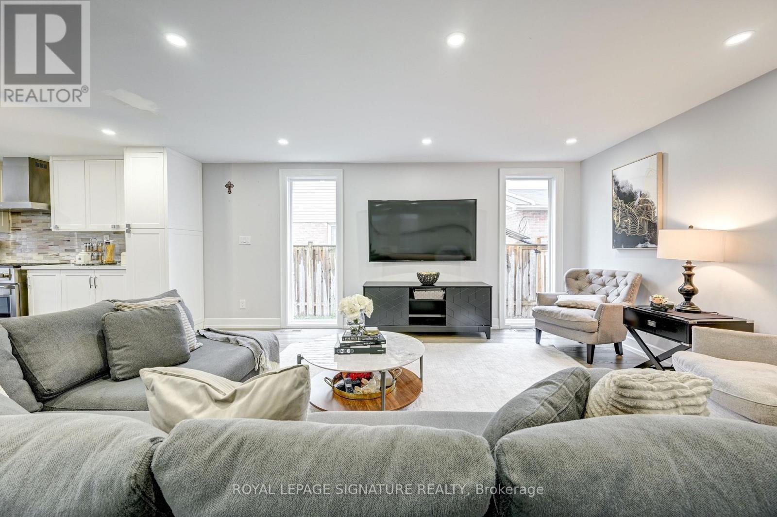 3035 Saracen Court, Mississauga, Ontario  L5N 3G9 - Photo 7 - W12824308