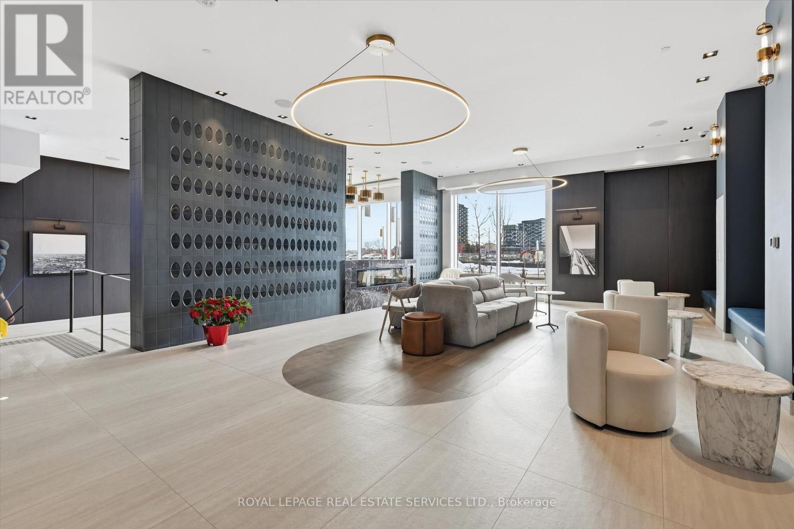 519 - 412 Silver Maple Road, Oakville, Ontario  L6H 7X8 - Photo 4 - W12824348