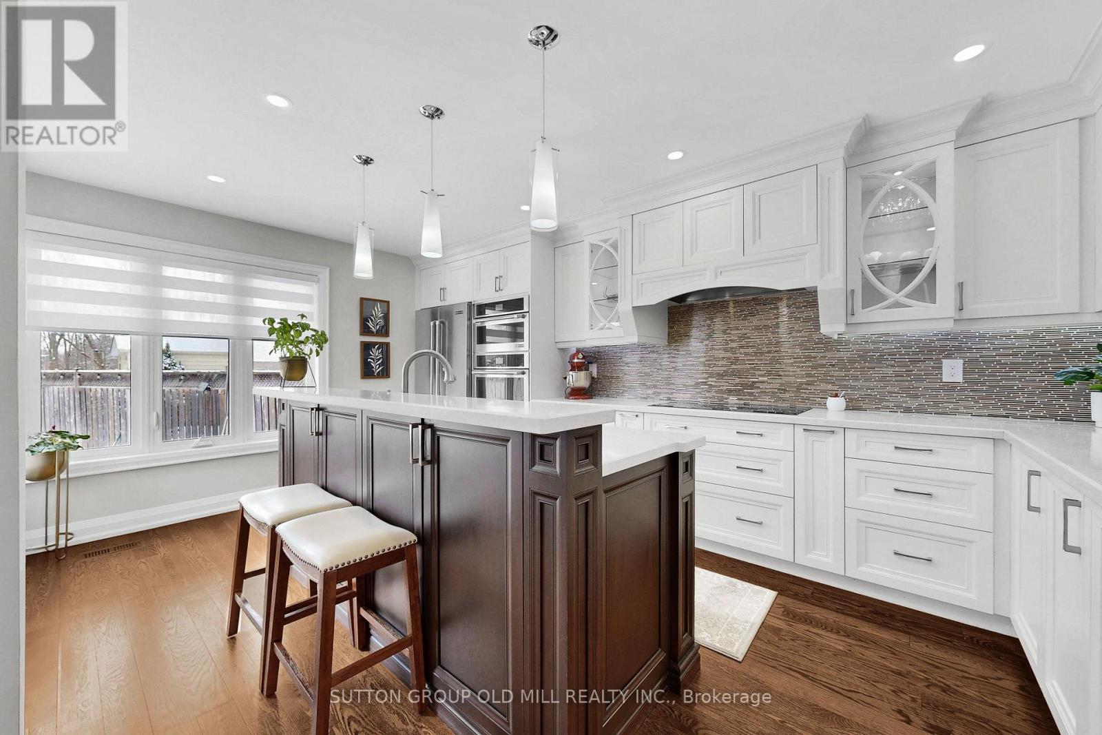 2361 Folkway Drive, Mississauga, Ontario  L5L 3C6 - Photo 13 - W12824350