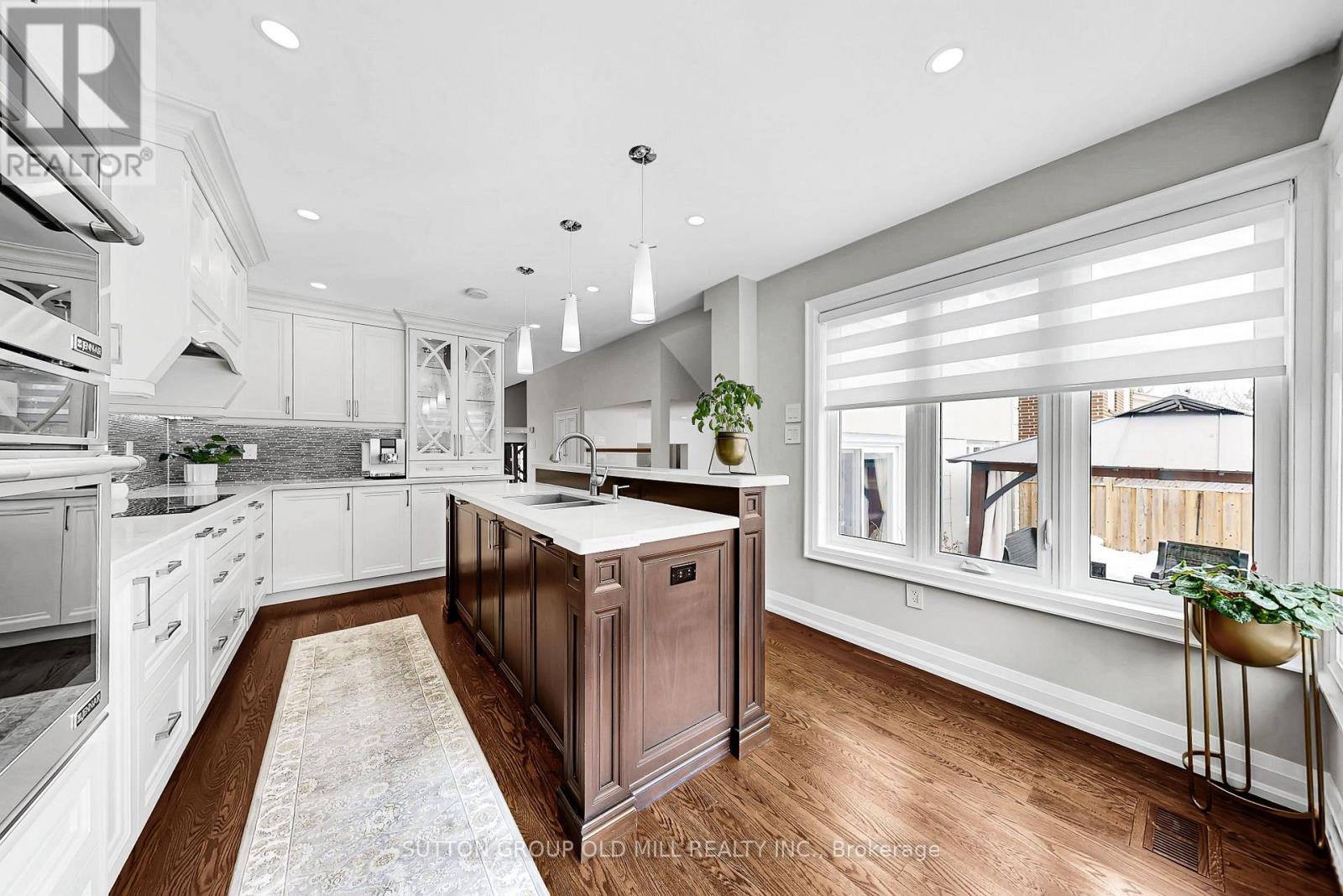 2361 Folkway Drive, Mississauga, Ontario  L5L 3C6 - Photo 14 - W12824350