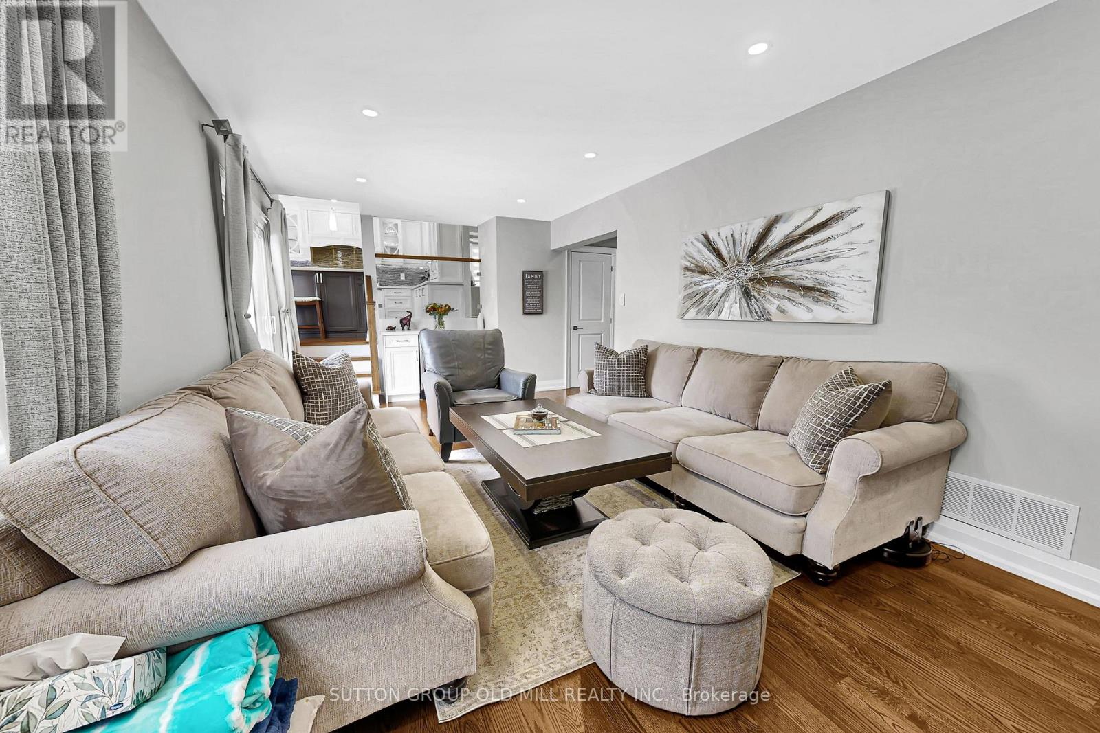 2361 Folkway Drive, Mississauga, Ontario  L5L 3C6 - Photo 18 - W12824350