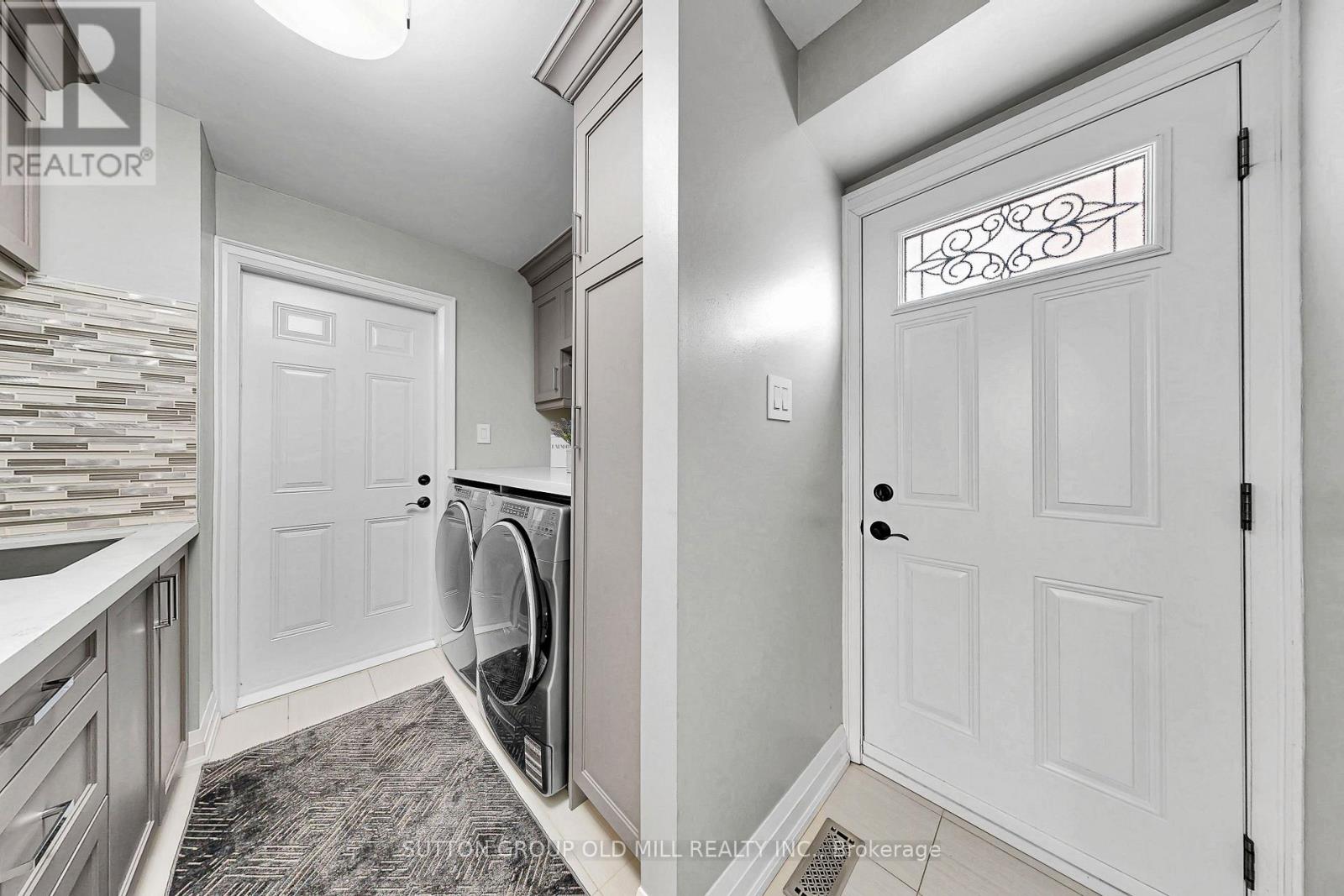 2361 Folkway Drive, Mississauga, Ontario  L5L 3C6 - Photo 21 - W12824350