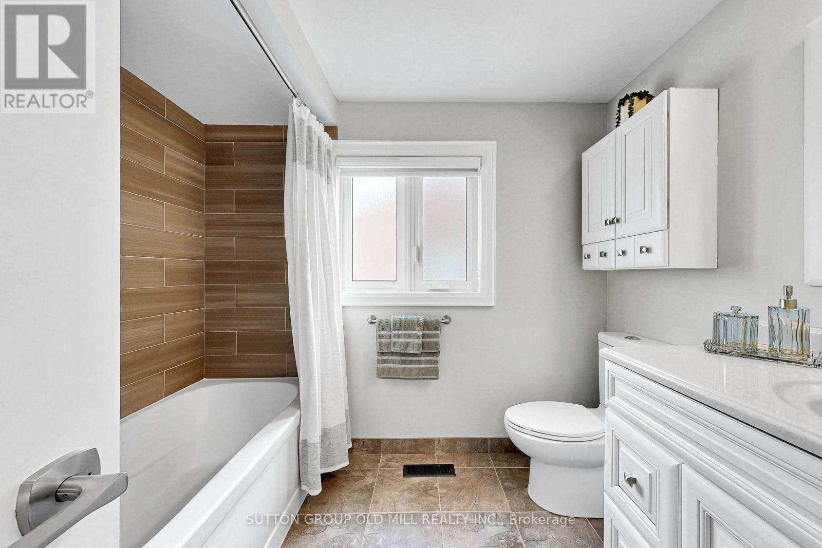 2361 Folkway Drive, Mississauga, Ontario  L5L 3C6 - Photo 23 - W12824350