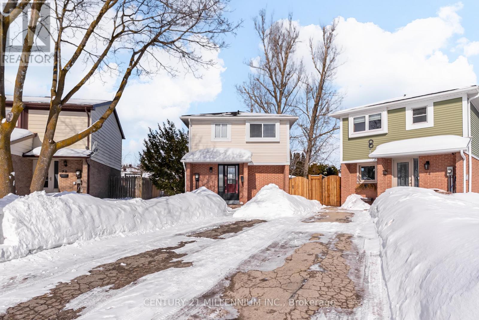 72 Karen Court, Orangeville, Ontario  L9W 3S3 - Photo 3 - W12824422