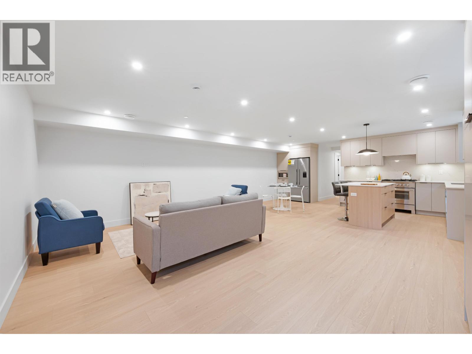 2 4855 Venables Street, Burnaby, British Columbia  V5C 3A9 - Photo 3 - R3093415