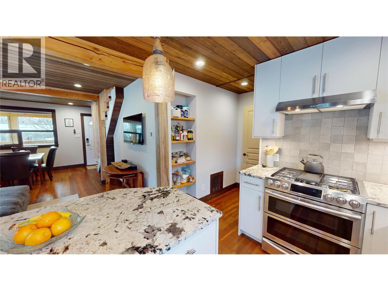 402a 6th Avenue, Fernie, British Columbia  V0B 1M0 - Photo 4 - 10373872